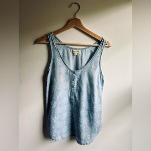 Cloth & Stone Light Blue Patterned Tank Top